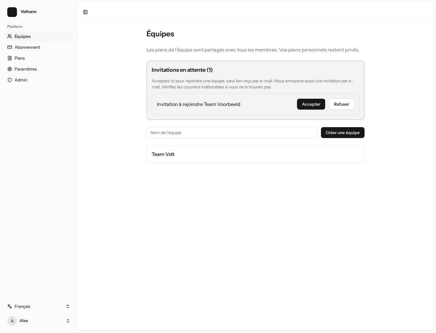 Page Équipes avec une invitation, le bouton Accepter et le champ Nom de l’équipe.
